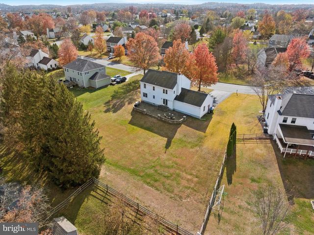 212 HAMPTON CIR, Gilbertsville, PA 19525