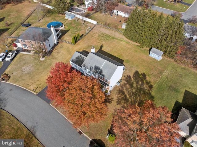 212 HAMPTON CIR, Gilbertsville, PA 19525