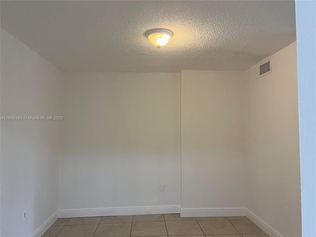 6950 W 6th Ave 415, Hialeah, FL 33014