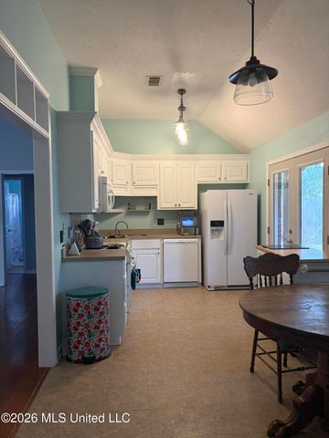 212 Cherrybark Lane, Brandon, MS 39047