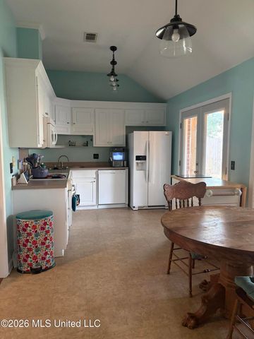 212 Cherrybark Lane, Brandon, MS 39047
