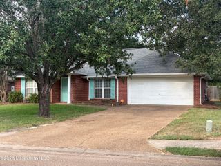 212 Cherrybark Lane, Brandon, MS 39047