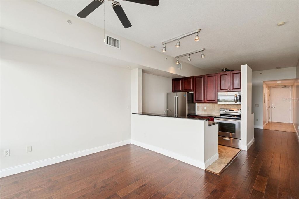 Image 20 of property listing at 101 S EOLA DRIVE 808, Orlando, FL 32801