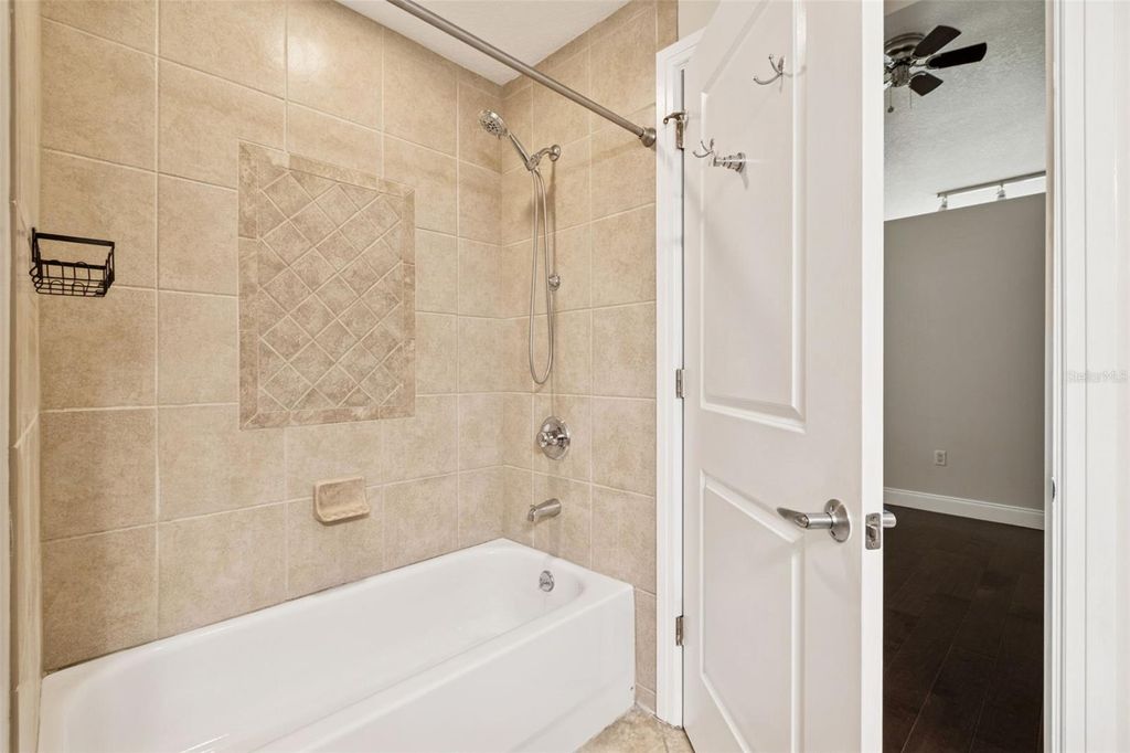 Image 10 of property listing at 101 S EOLA DRIVE 808, Orlando, FL 32801