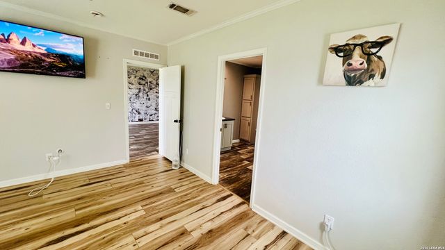 153 MAY RD, Pleasanton, TX 78064