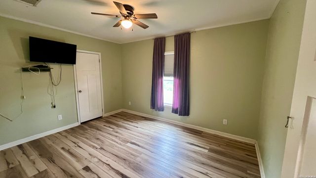 153 MAY RD, Pleasanton, TX 78064