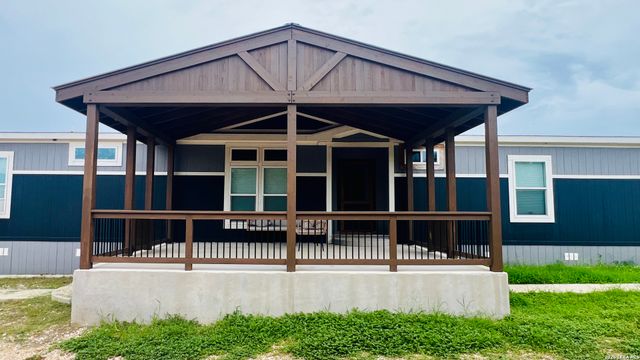 153 MAY RD, Pleasanton, TX 78064