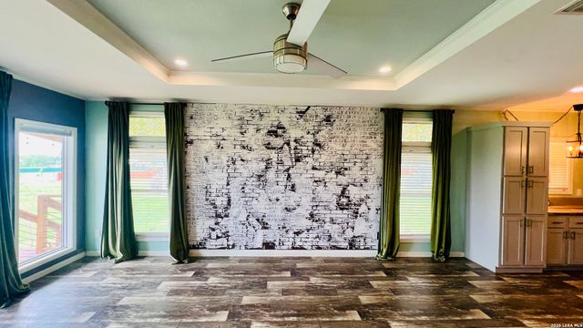 153 MAY RD, Pleasanton, TX 78064