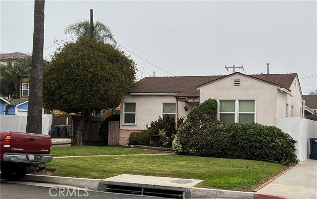 110 Alabama Street, Huntington Beach, CA 92648