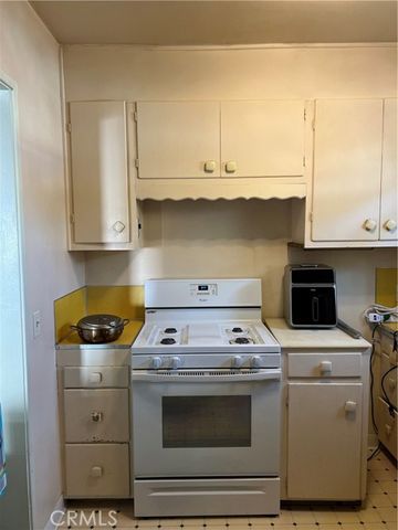 110 Alabama Street, Huntington Beach, CA 92648