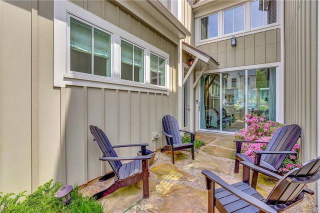 11189 Serenbe Lane, Chattahoochee Hills, GA 30268