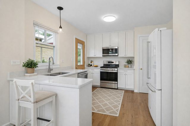 4519 Blanchan Avenue, Brookfield, IL 60513