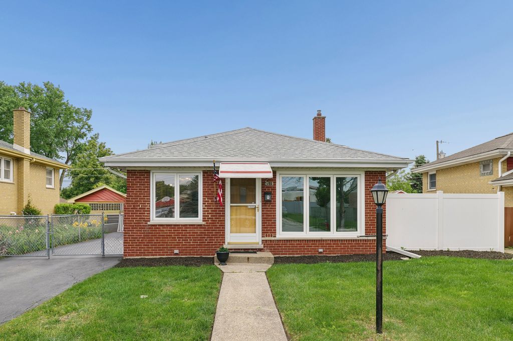 4519 Blanchan Avenue, Brookfield, IL 60513