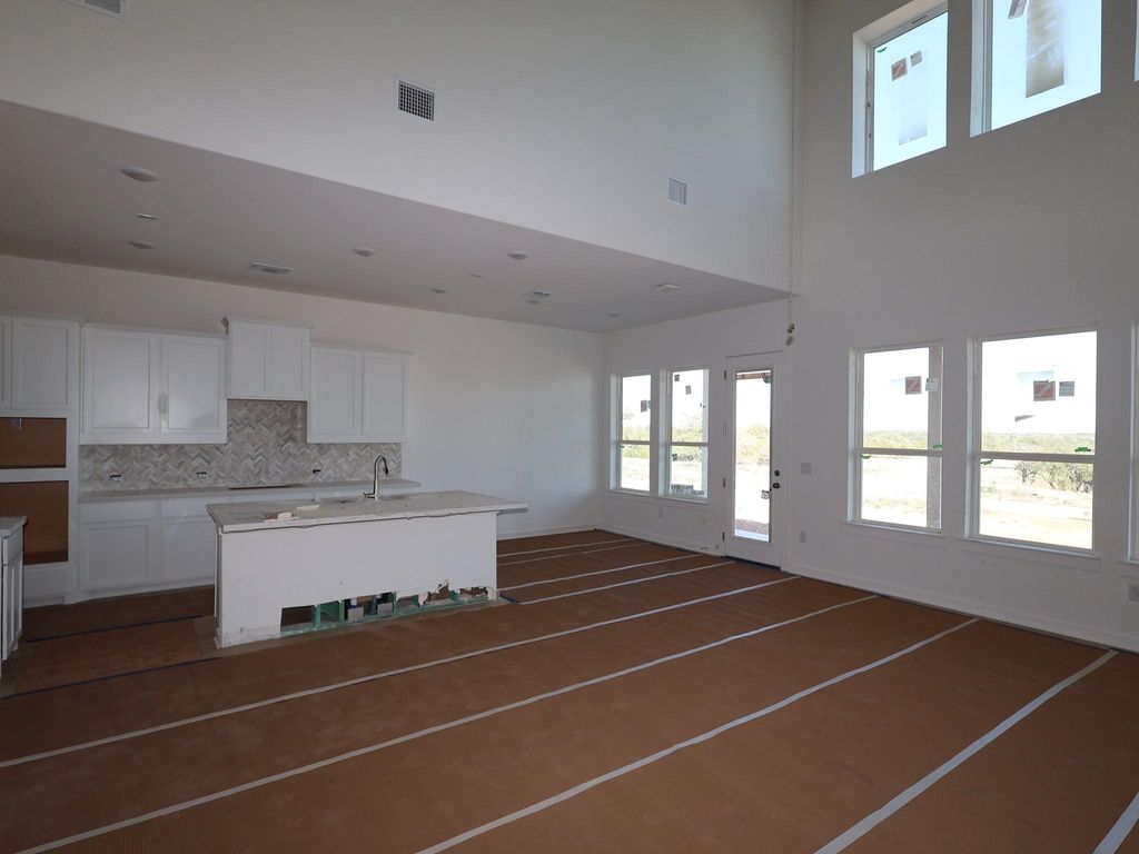 900 Purmela ST, Leander, TX 78641