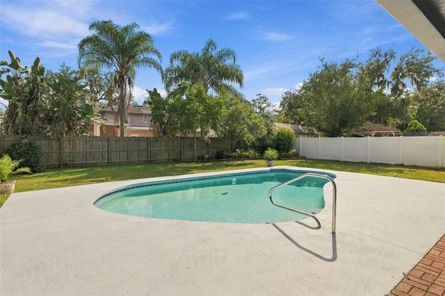 6107 OAK FERN COURT, Temple Terrace, FL 33617