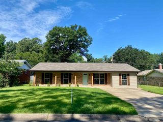1812 N James Street, Jacksonville, AR 72076
