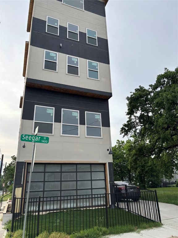 1401 Seegar Street, Dallas, TX 75215