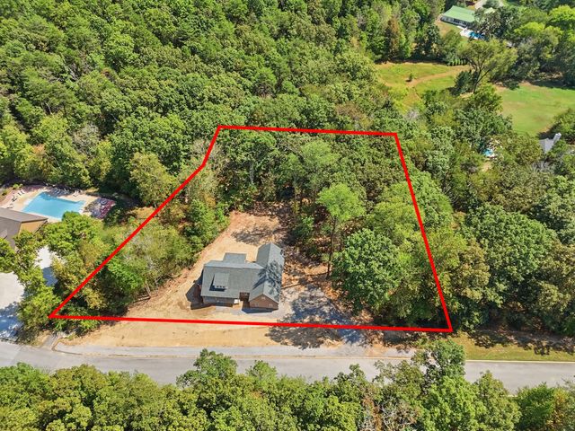 12750 Emerald Bay Drive, Soddy Daisy, TN 37379