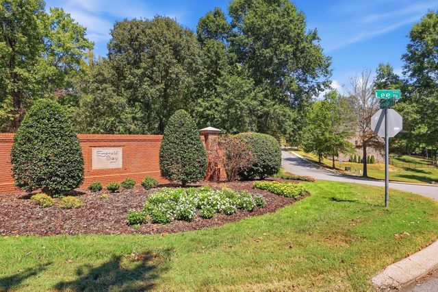 12750 Emerald Bay Drive, Soddy Daisy, TN 37379
