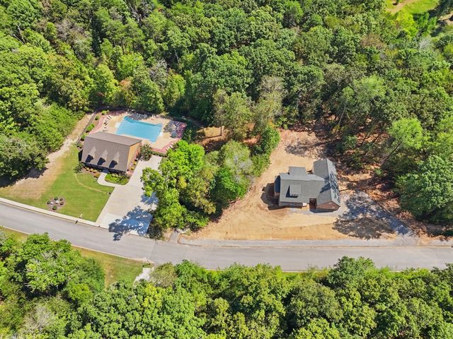 12750 Emerald Bay Drive, Soddy Daisy, TN 37379