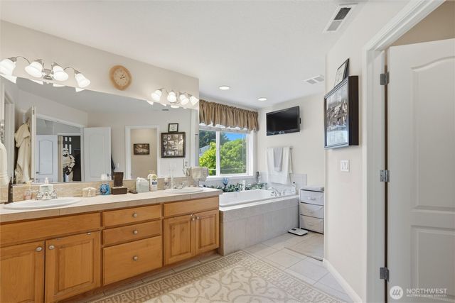 17701 NE 25th Street, Vancouver, WA 98684