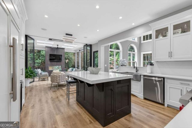800 Lake Summit Drive, Atlanta, GA 30342