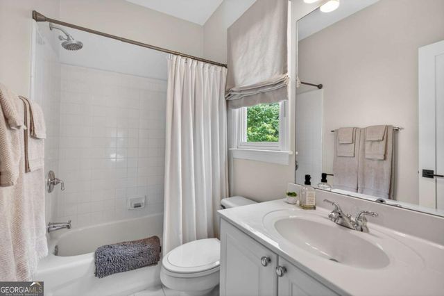 800 Lake Summit Drive, Atlanta, GA 30342