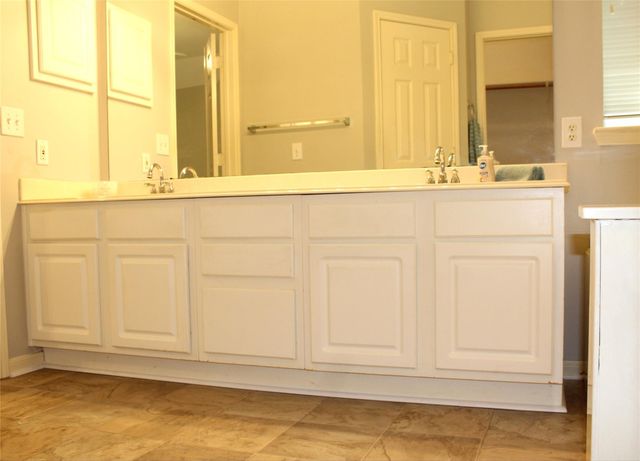 43 S Lace Arbor Drive, The Woodlands, TX 77382