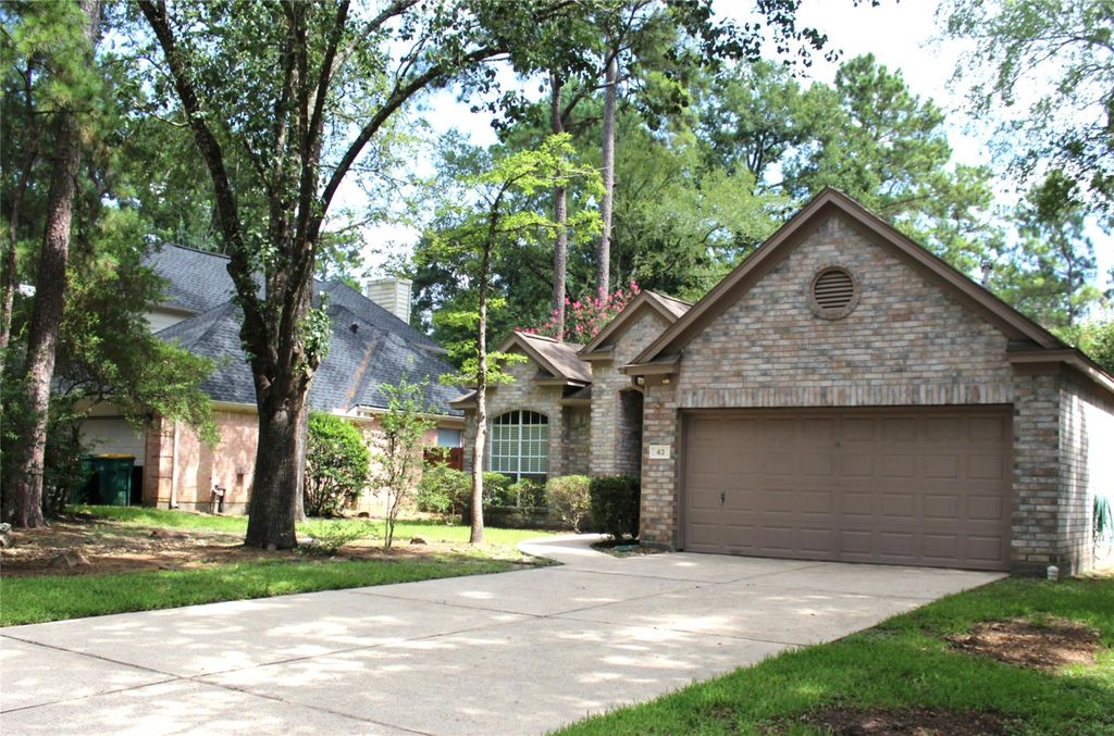 43 S Lace Arbor Drive, The Woodlands, TX 77382