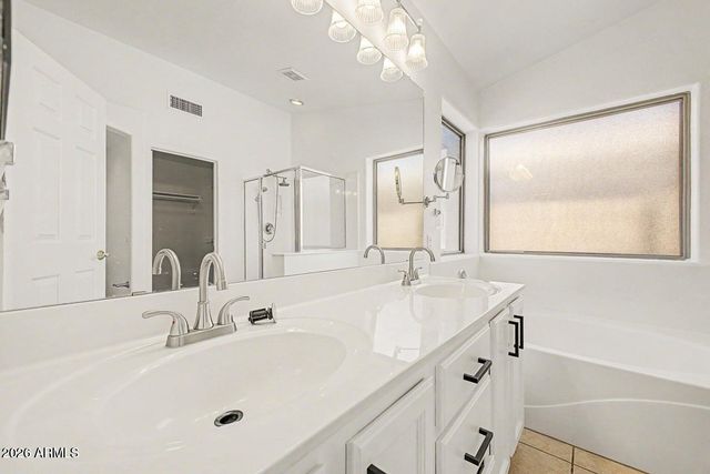 1320 E COTTONWOOD Lane, Phoenix, AZ 85048