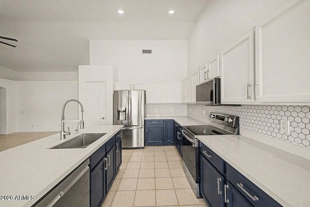 1320 E COTTONWOOD Lane, Phoenix, AZ 85048