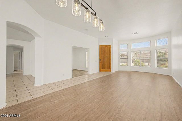 1320 E COTTONWOOD Lane, Phoenix, AZ 85048