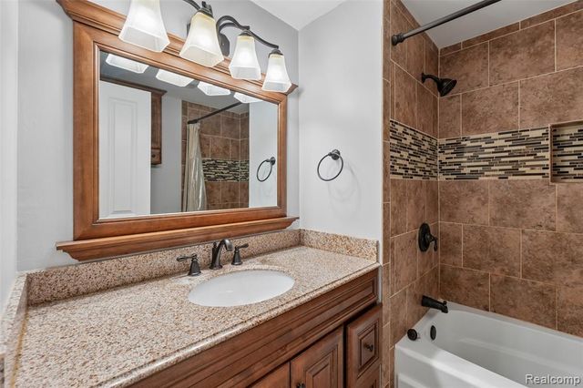 5752 Sunset Trail, Ypsilanti, MI 48197