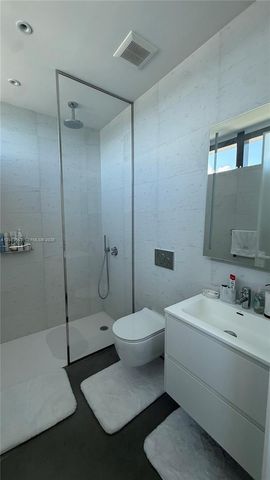 2000 S Ocean Dr 22B, Hallandale Beach, FL 33009