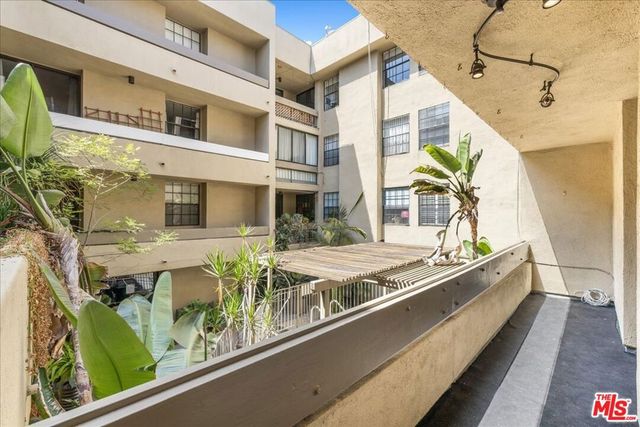 740 N Kings Road 114, West Hollywood, CA 90069