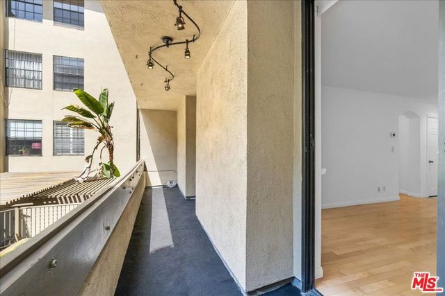 740 N Kings Road 114, West Hollywood, CA 90069