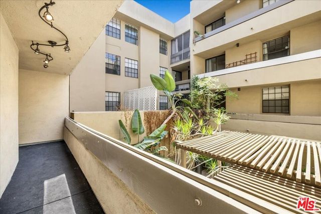 740 N Kings Road 114, West Hollywood, CA 90069