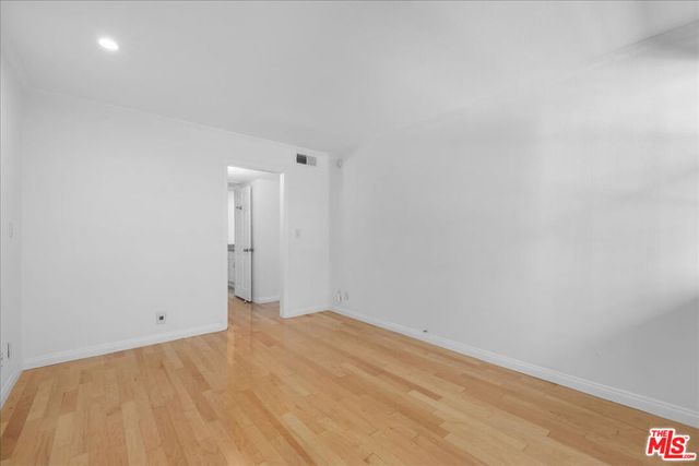 740 N Kings Road 114, West Hollywood, CA 90069