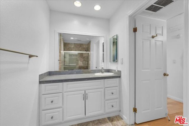 740 N Kings Road 114, West Hollywood, CA 90069