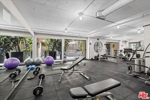 740 N Kings Road 114, West Hollywood, CA 90069