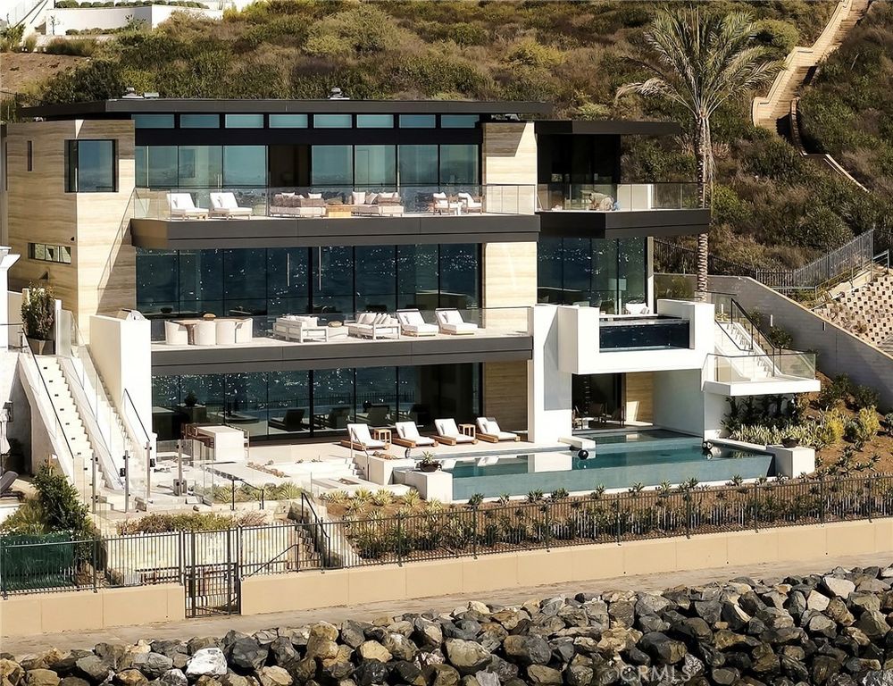 1 Strand Beach Dr, Dana Point, CA 92629 — exterior