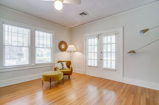 2718 Cockrell Avenue, Fort Worth, TX 76109