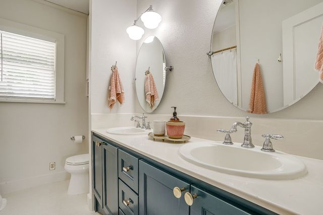 2718 Cockrell Avenue, Fort Worth, TX 76109