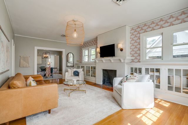 2718 Cockrell Avenue, Fort Worth, TX 76109