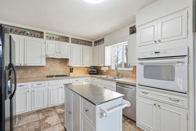 2010 Old Forge Dr Drive, Little Rock, AR 72227