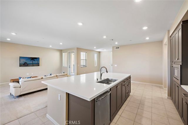 111 Bowery, Irvine, CA 92612