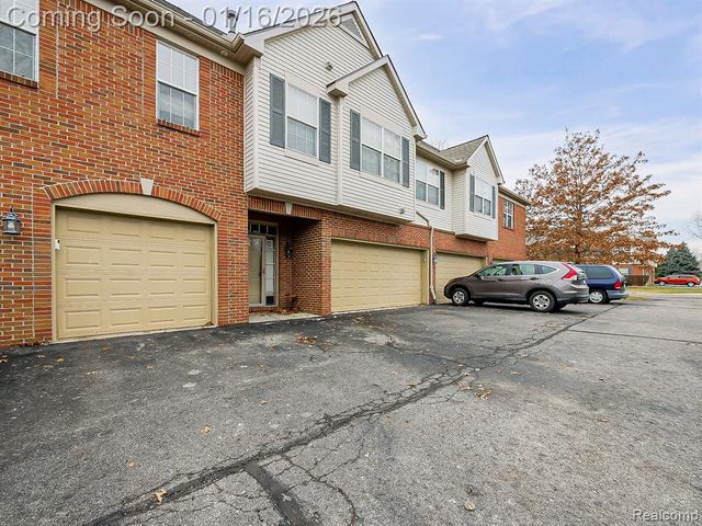 23461 Williamsburg Circle, Woodhaven, MI 48183