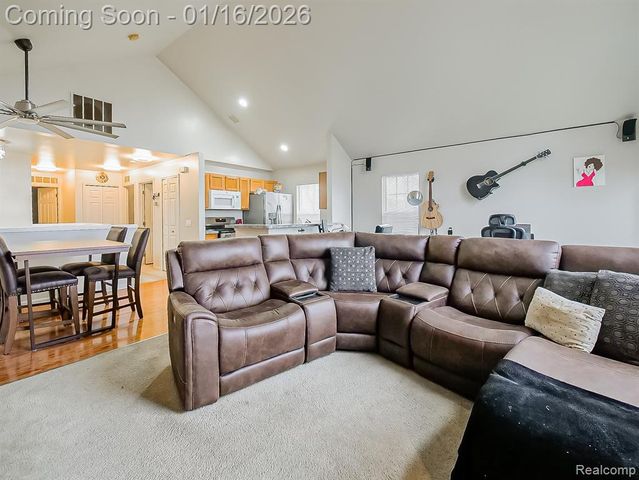 23461 Williamsburg Circle, Woodhaven, MI 48183