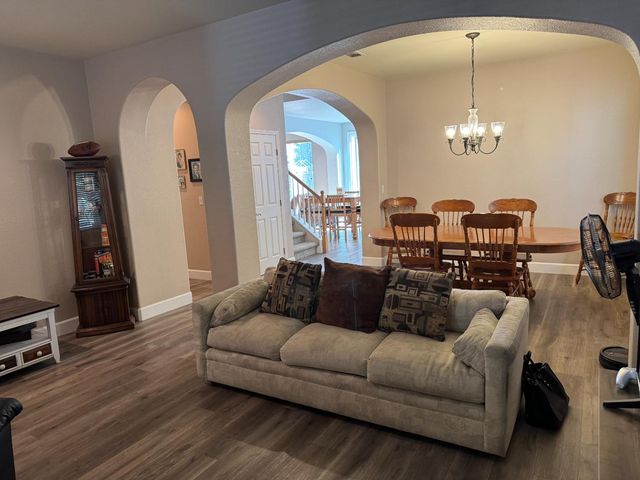 10647 spring creek Pl, Stockton, CA 95209