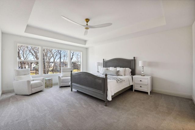 1886 Della Drive, Chanhassen, MN 55317